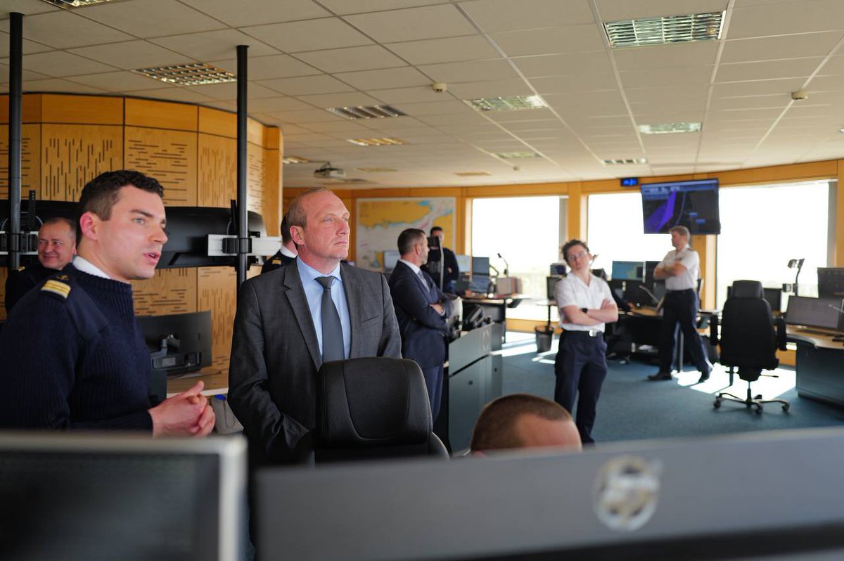 M. le Ministre Marcangeli en passerelle des opérations au CROSS Gris-Nez